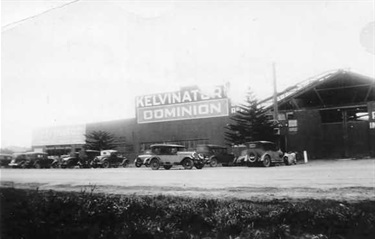 Kelvinator-building-Anzac-Highway-c.1932.jpg