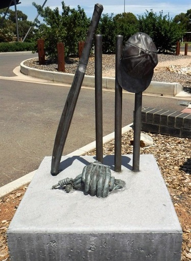 David Hookes sculpture 2017 Ashwin Parade and South Road