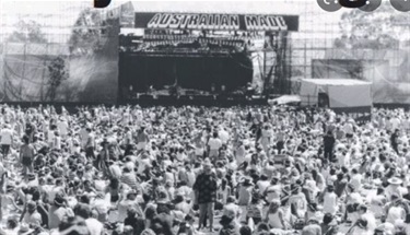 1987 Ready to rock again