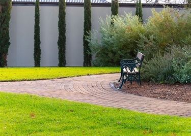 Elsie St bench
