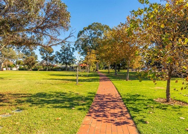 Frank Norton Reserve 4