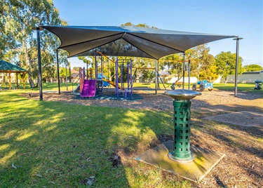 playground water fountain