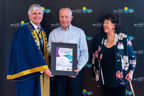 Australia-Day-Community-Event-of-the-Year-winner-Bay-to-Birdwood-accepted-by-Mike-Beresford.jpg