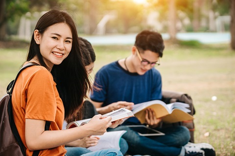 group-reading.jpg