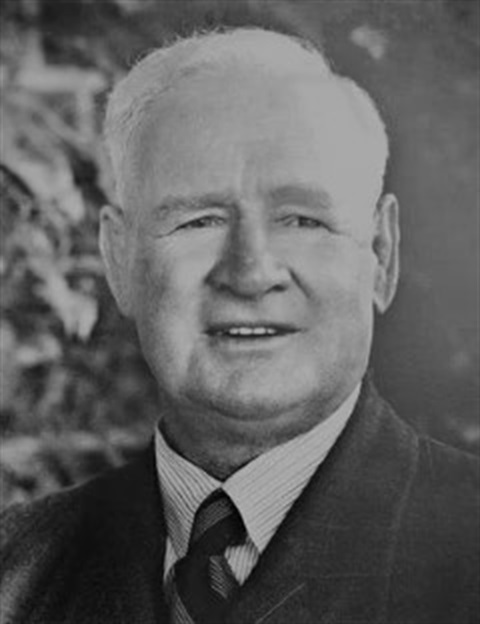 Thomas-Howard-brown.jpg