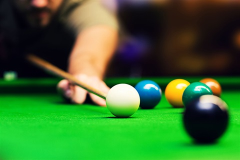 Adult learners learn snooker 600x400 px.jpg