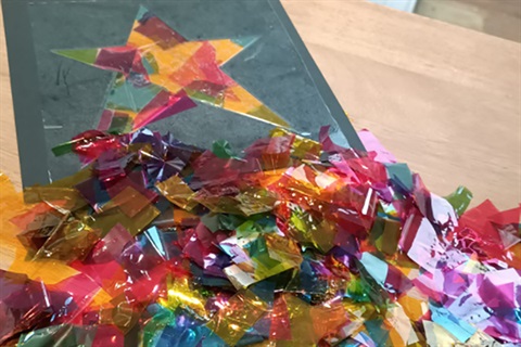 Messy church web graphic 600x400 Feb 2022.jpg