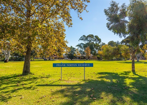 Frank-Norton-Reserve-sign-small.jpg